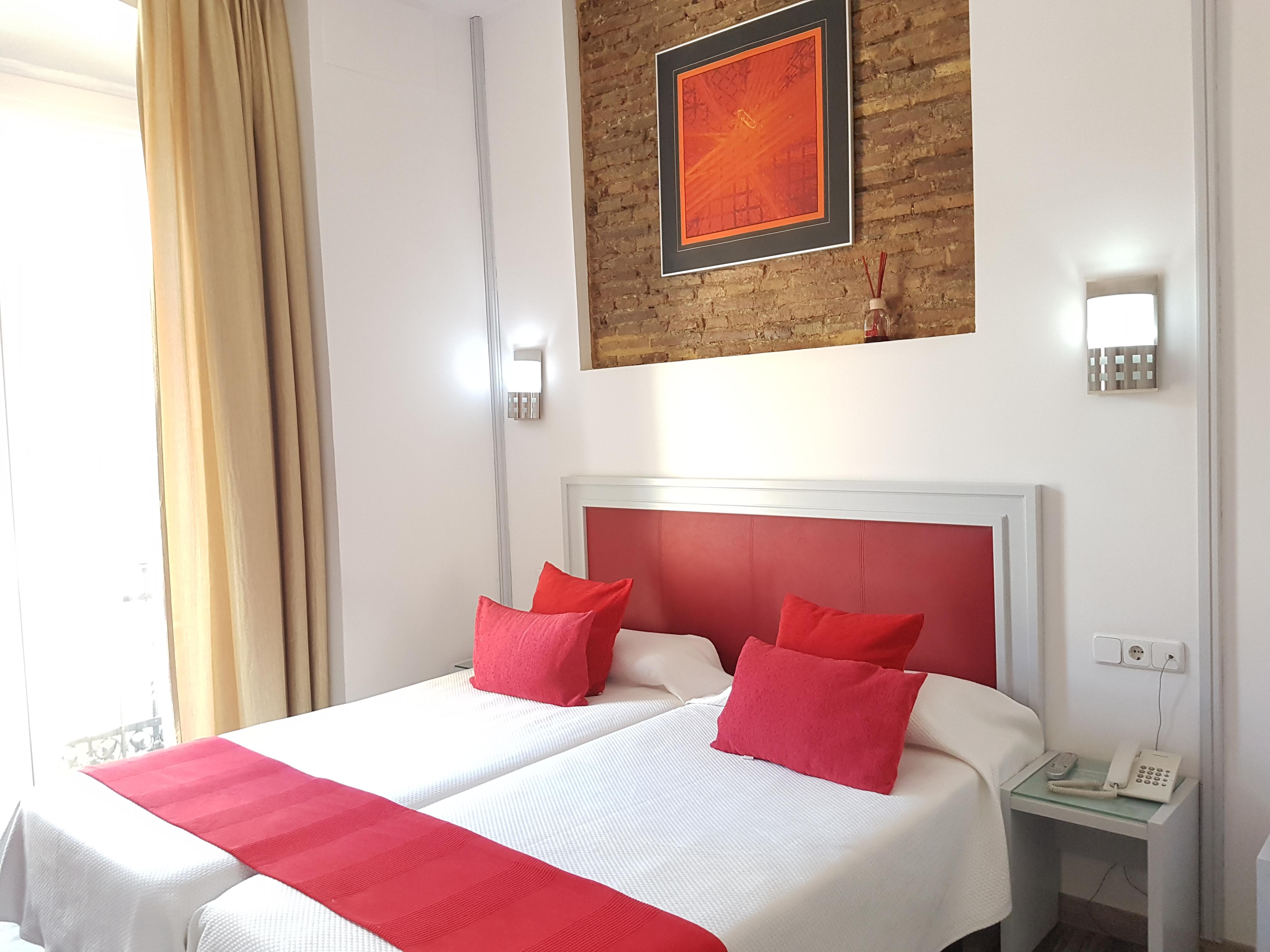Hotel Y Apartamentos Dona Lola Seville Ngoại thất bức ảnh
