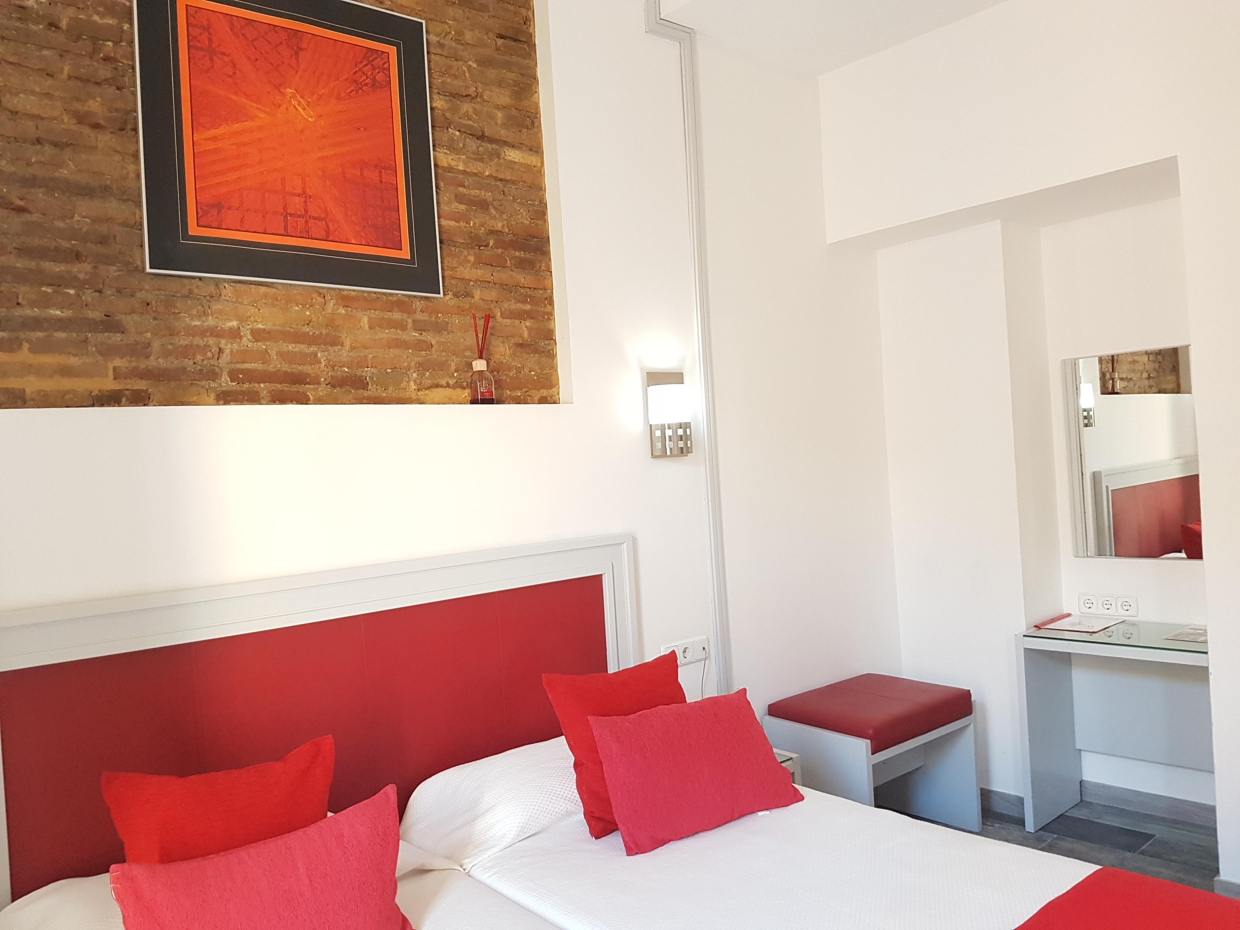 Hotel Y Apartamentos Dona Lola Seville Ngoại thất bức ảnh