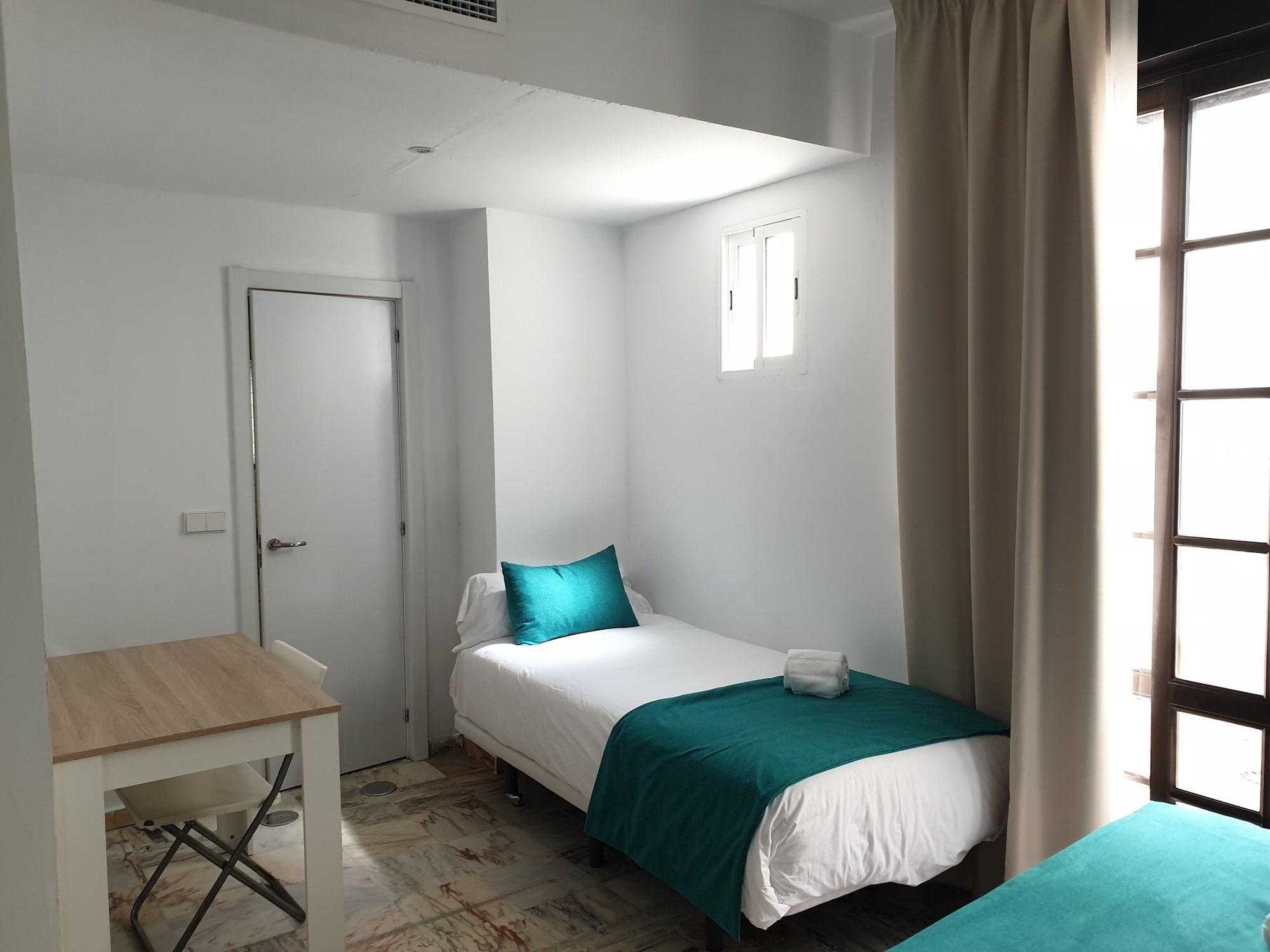 Hotel Y Apartamentos Dona Lola Seville Ngoại thất bức ảnh