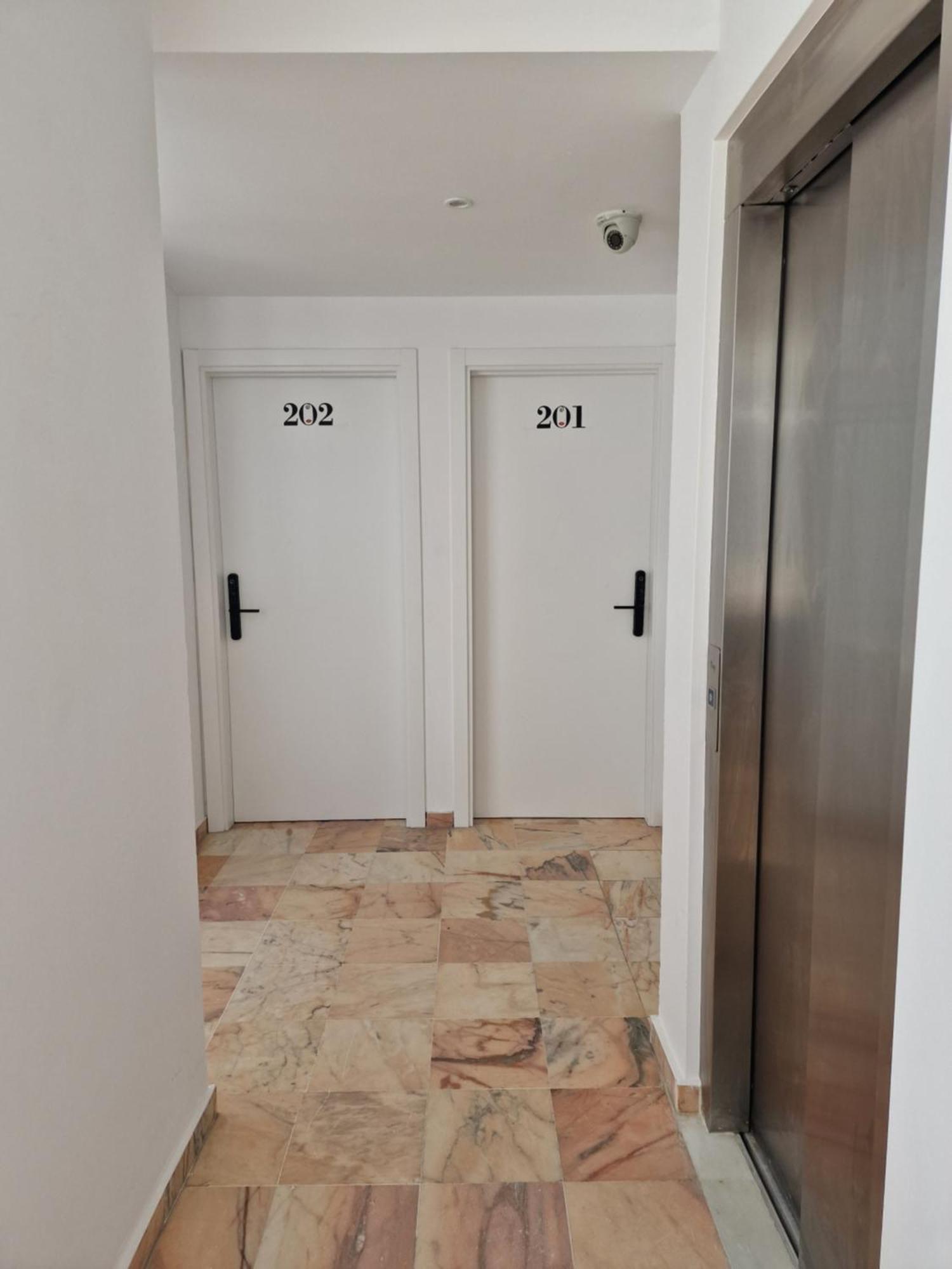 Hotel Y Apartamentos Dona Lola Seville Ngoại thất bức ảnh