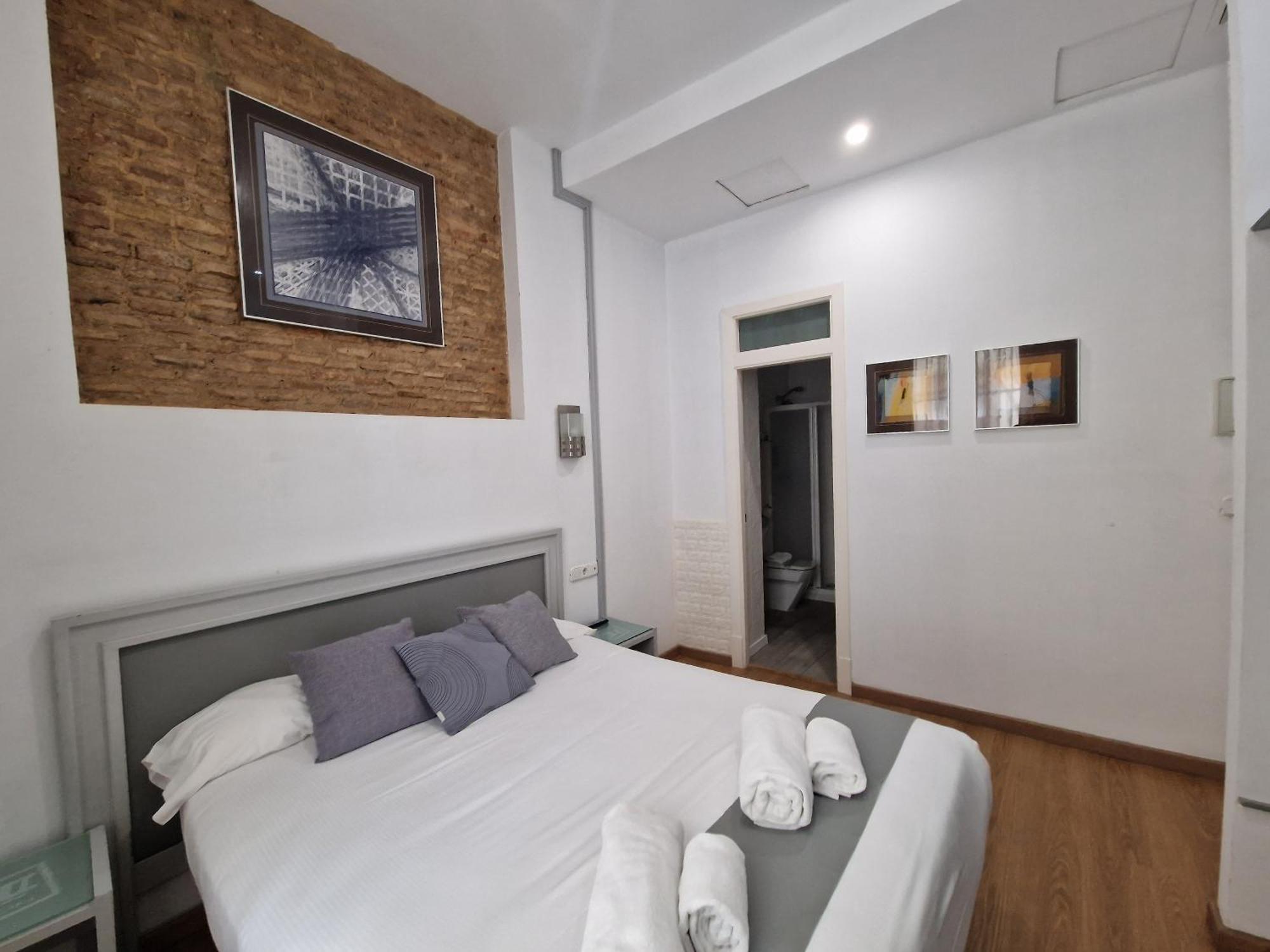 Hotel Y Apartamentos Dona Lola Seville Phòng bức ảnh